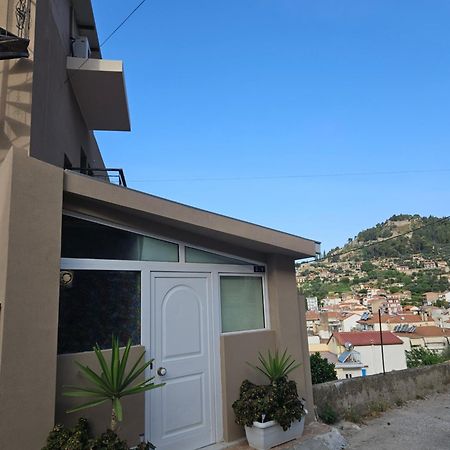 Με Θέα Το Κάστρο Nafpaktos Exterior foto