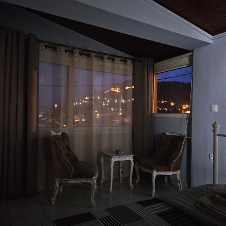 Με Θέα Το Κάστρο Nafpaktos Exterior foto